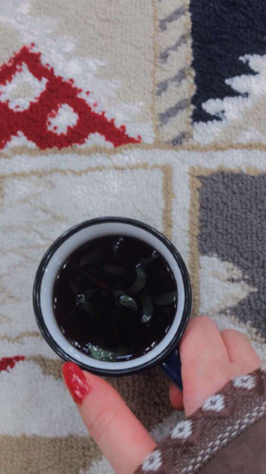 ﮼كوب شاي وشخصٍ تودّه♥️ .