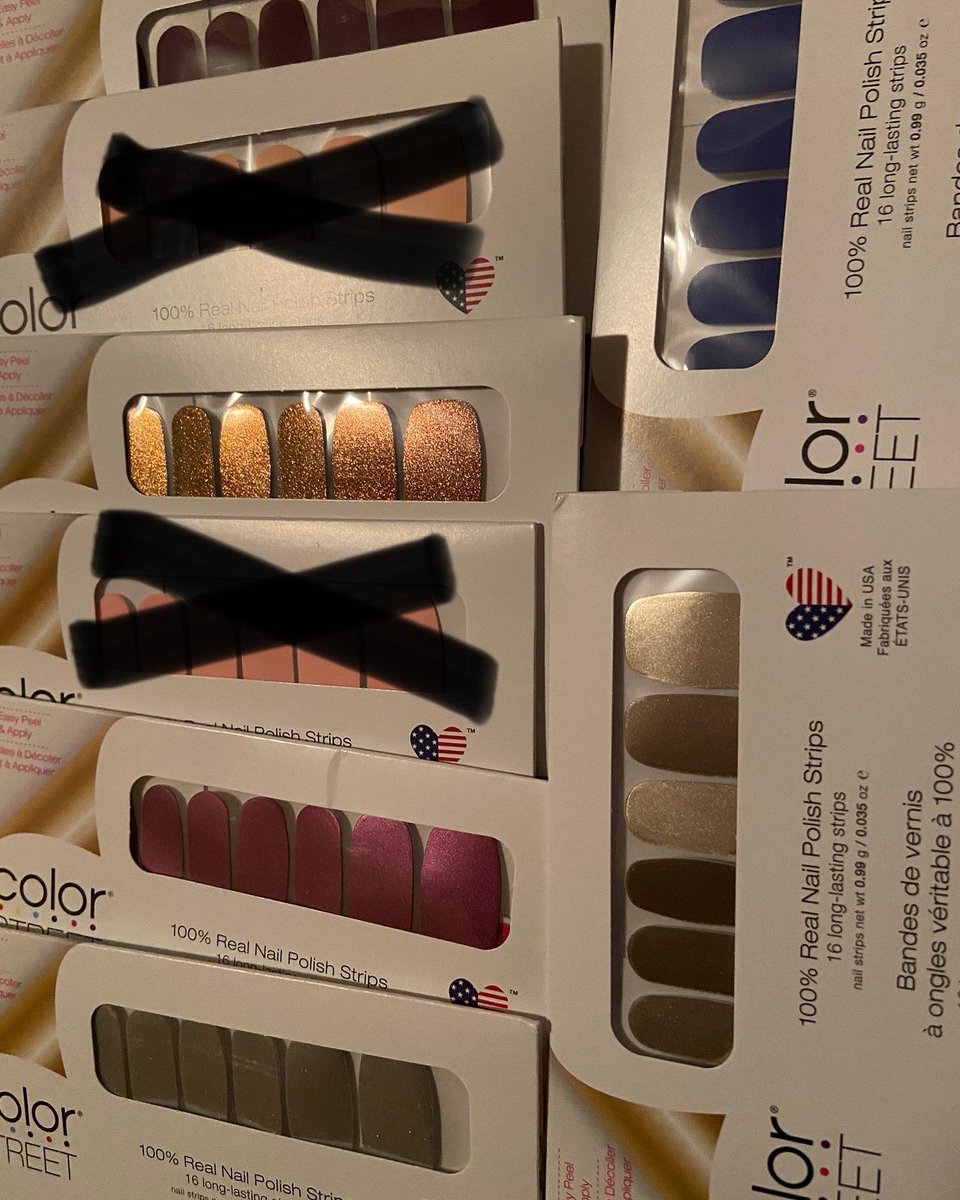 megpie1981's tweet photo. Who wants to try Color Street?!! https://t.co/1XA4MkT917
