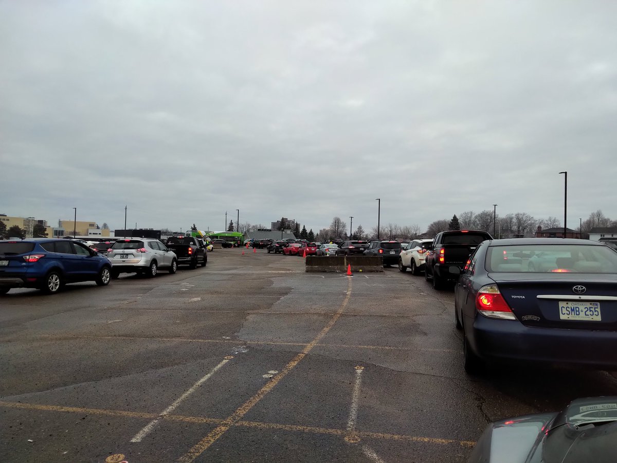daveyokom's tweet photo. @KFLAPH @MIHomeYGK @DrElaineMa @KFLAPH deserve a TONNE of credit - that is an extremely well-run drive-thru clinic! Quick and painless! https://t.co/YW8aZlxqBc