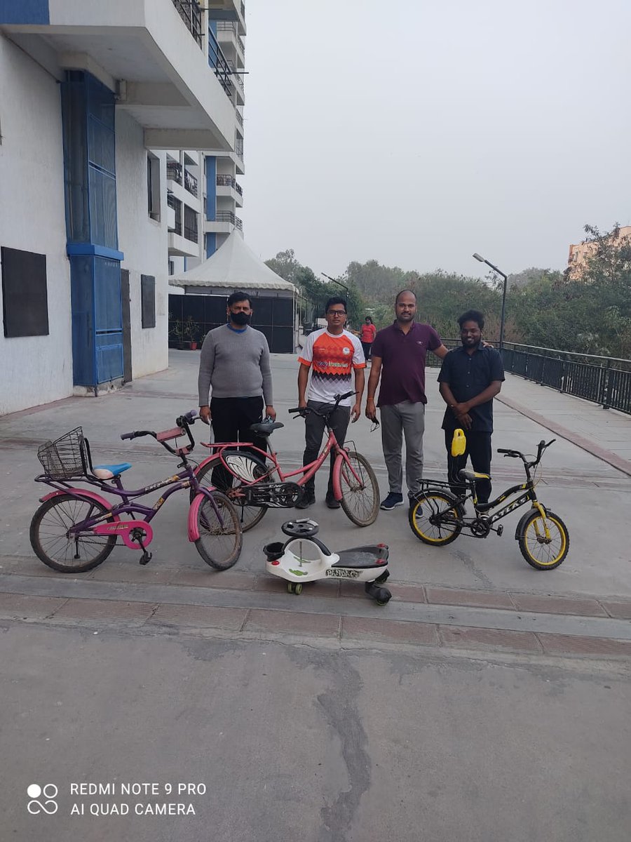 happy_hyderabad's tweet photo. A big thank you everyone who has given 14 unused #cycles today for #ProjectDiya ๐ตโโ๏ธ
Great support from @flyttainc @rahulkanuganti for Logistics support for picking up old #bicycles across #Hyderabad for 7 hours today ๐ตโโ๏ธ
@HiHyderabad
@KTRTRS
@arvindkumar_ias
@sselvan https://t.co/1Z8KIK9FtV