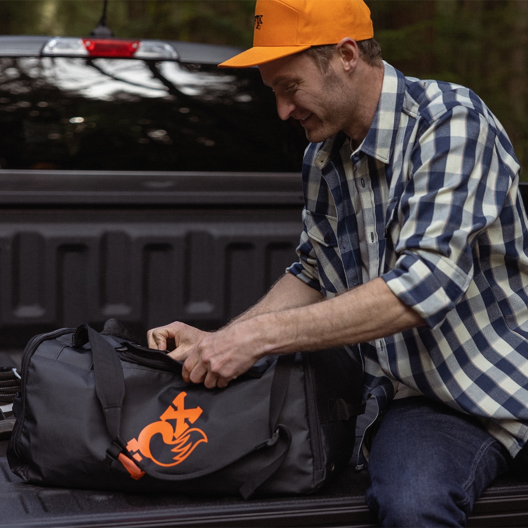 Select FOX and Race Face soft goods are 20% starting today! Click the link below to see what's available like this FOX Heavyday Flannel - a robust shirt with burly fabric and construction that can take on any job: planetcyclery.com/specials/race-… #pedaltheplanet #fox #raceface #mtb