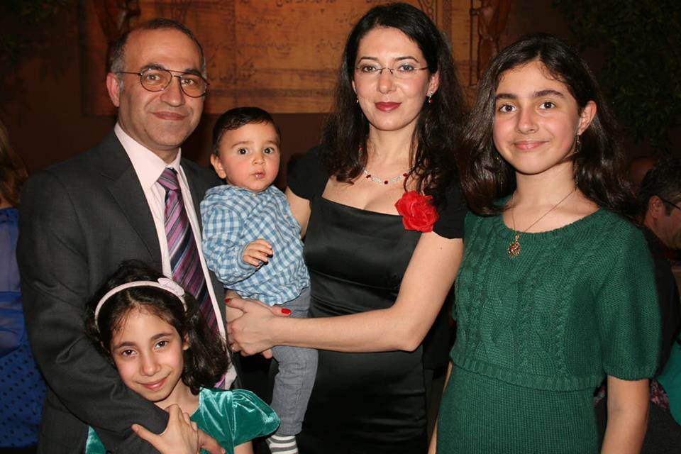 On this #BoxingDay my thoughts are with #KamranGhaderi and his family (@harika_ghaderi). He is a Austrian-Iranian business man who was arrested on 2 January 2016. He was sentenced to 10 years in prison on the basis of a forced confession. #FreeKamranGhaderi @FreekamranG