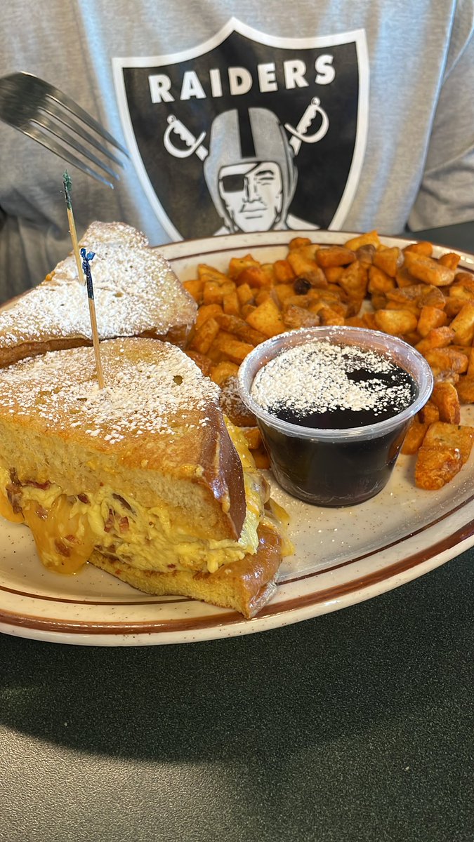 TailgateWeberSt's tweet photo. @k_shlagel @TheBettorLife thanks for the recommendation. #eggworks https://t.co/m1udTG4neM