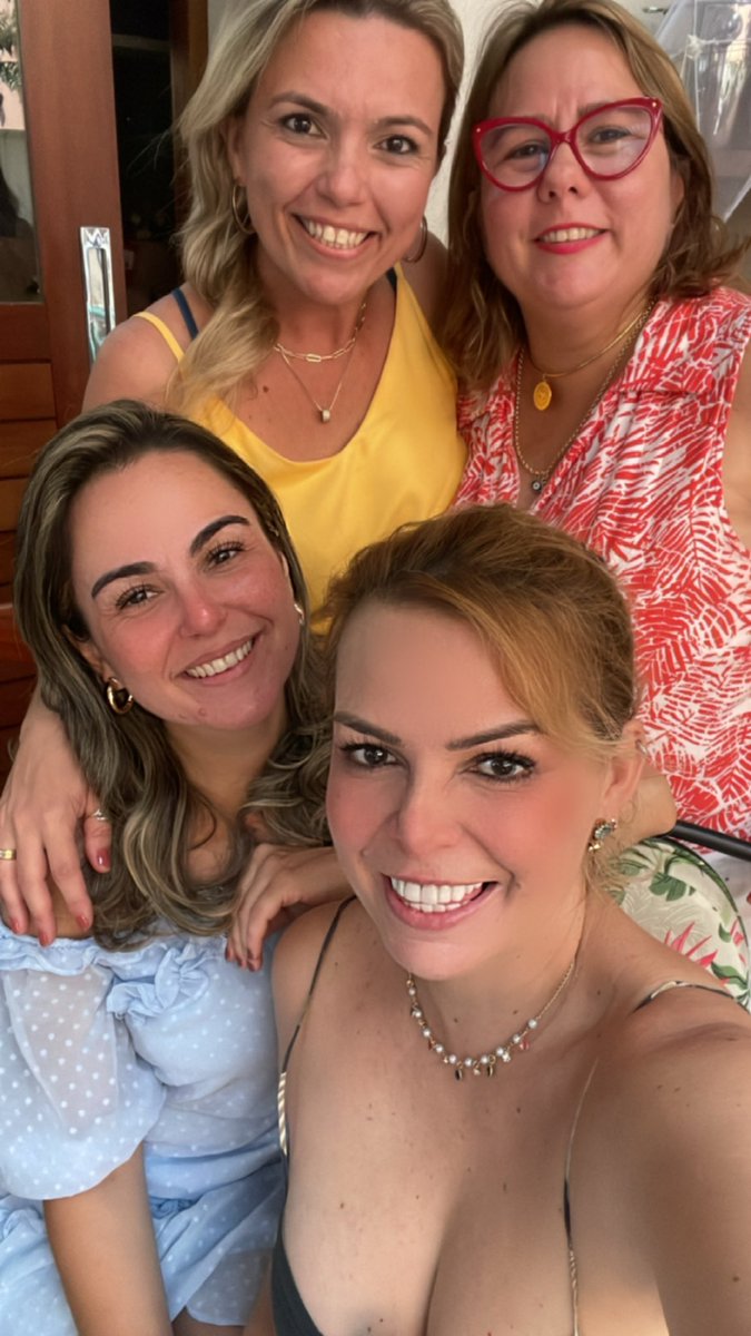 BritoEmily's tweet photo. Com a família https://t.co/aH0ro848oQ