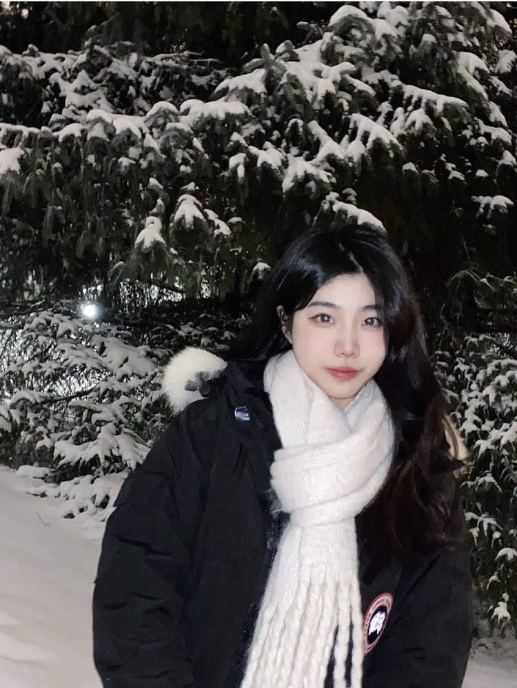 Aila660's tweet photo. Beautiful snow, beautiful me!😍😍😍😍 https://t.co/Sq6gLYgOK5