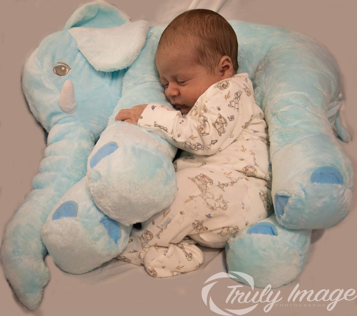 TrulyImage's tweet image. I hope everyone has had a happy Christmas and holidays. Here is my favourite picture of my nephew a couple months back. Welcome to the family Elliott Tuley 🥰