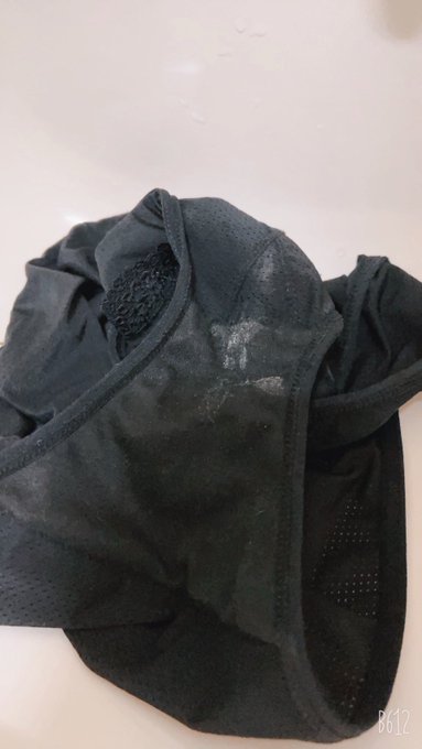 今天的褲褲也有滿滿的愛液～  #原味內褲 #原味 https://t.co/QwYA5TVMxT<a href="/tag/%E5%8E%9F%E5%91%B3%E5%85%A7%E8%A4%B2"class="tags">#原味內褲</a><a href="/tag/%E5%8E%9F%E5%91%B3"class="tags">#原味</a>