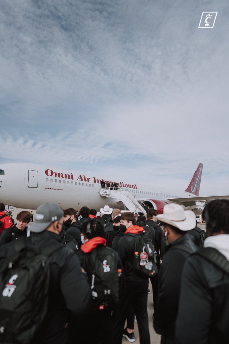 It’s finally time…
𝗕𝗢𝗪𝗟 𝗕𝗢𝗨𝗡𝗗.

OH ✈️ TX

#Bearcats | <a href="/CottonBowlGame/">Goodyear Cotton Bowl Classic</a>
