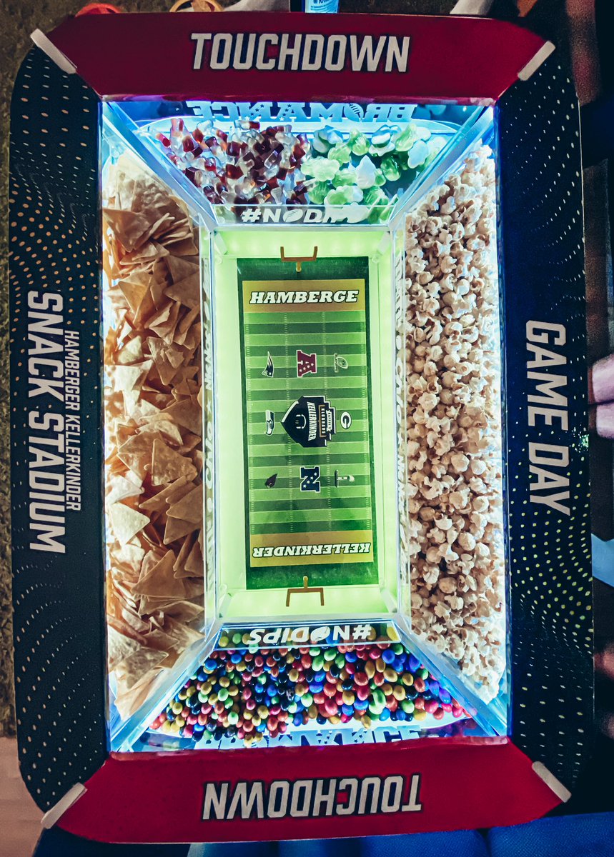NiKl84's tweet photo. @mauidelax @Icke41 Offseason sinnvoll genutzt 🪚🏟🏈💪🏻 #snacks #snackdome https://t.co/9Vn1euUOON