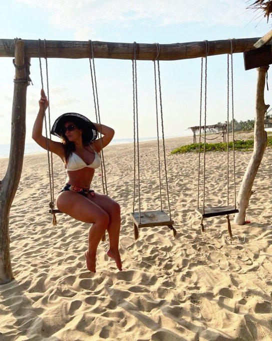 Watch vanessa La vecina's leaked NSFW photo on TwXstars