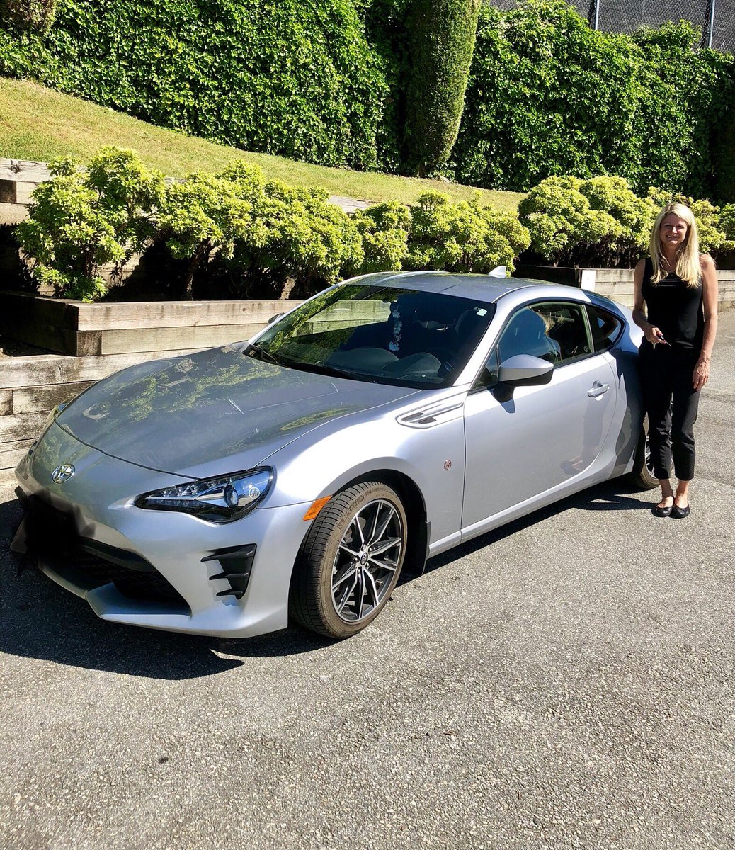 RangerMJP's tweet photo. I completely finished paying off my dads car today! I’ve been able to buy both my parents cars all through money made from streaming, thank you all so much for helping me do this! https://t.co/ome4yw5oez