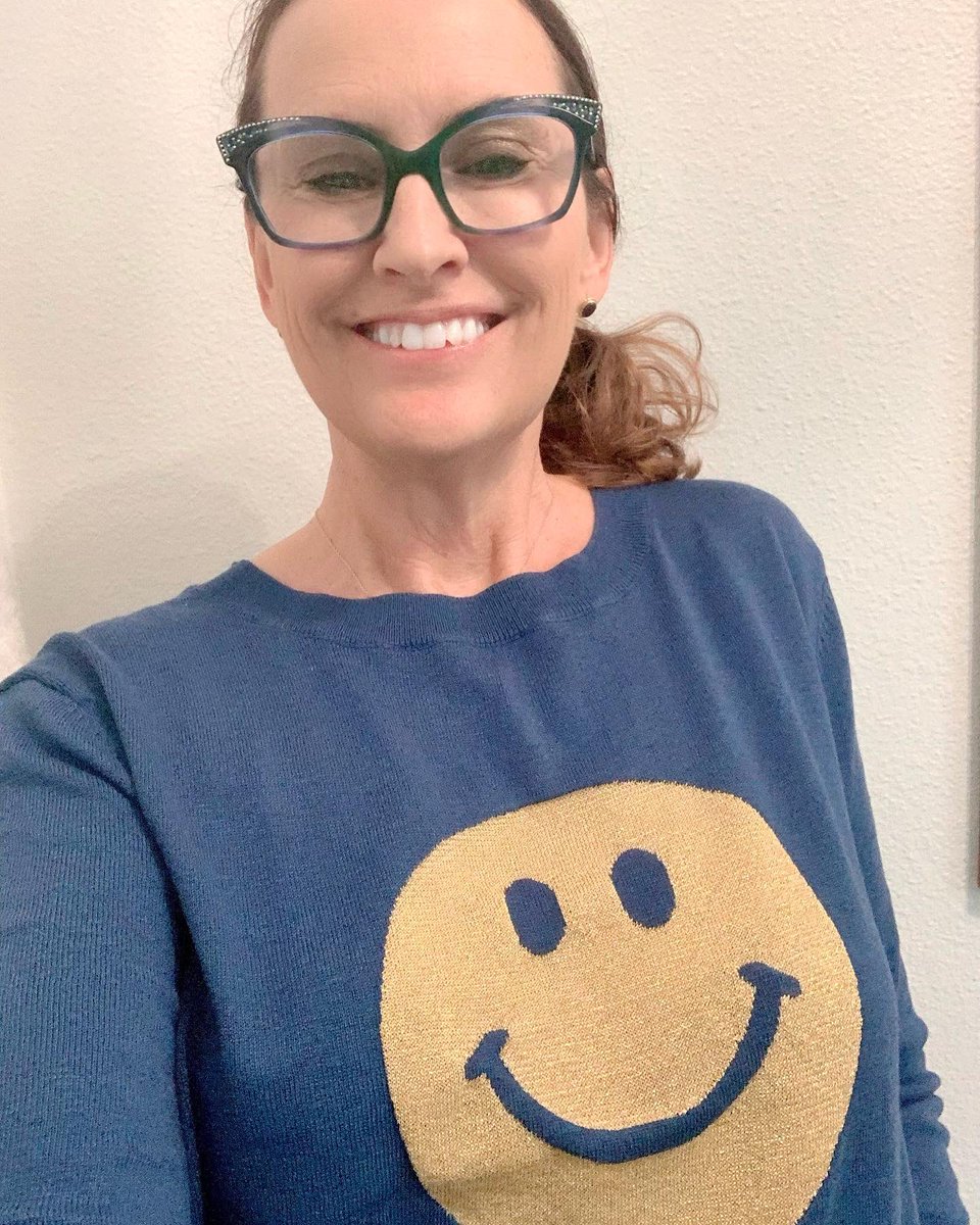 jill_ippolito's tweet photo. Smiling! Reflecting on this past year’s @deep_shift_coaching honoring impactful progression. I love getting to talk to so many of you more often, schedule a call and let’s see how we can connect 😚 #happy #traumainformedcoach #deepshift #selflove #selfcoaching #mentorship https://t.co/sbEr62JKm0
