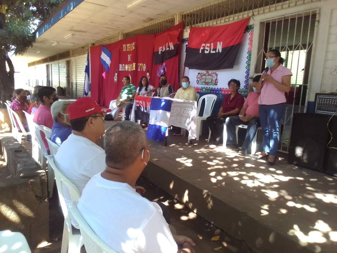 Entrega de Reconocimiento a la Labor de los militantes sandinistas ❤️🖤 que apoyaron en el proceso de las elecciones de #Nicaragua 2021, participando en el tendido electoral, movilizando, concientizando, sumándose a la unidad del #FSLN 
#DiciembreEnPazYVictorias