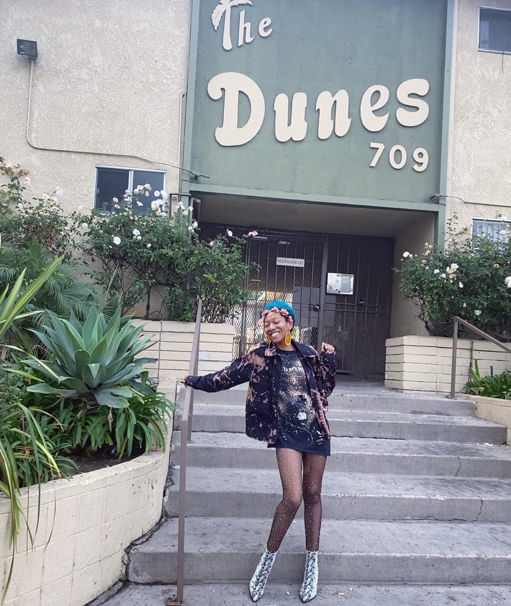 Smiling to hold back the tears 🥲 I am both equally excited and saddened to watch the #InsecureSeriesFinale tonight… Who y’all think <a href="/issarae/">Taniah Rucker</a> gonna pick though? Lawrence, Nathan, herself?? 👀🍵

#InsecureHBO