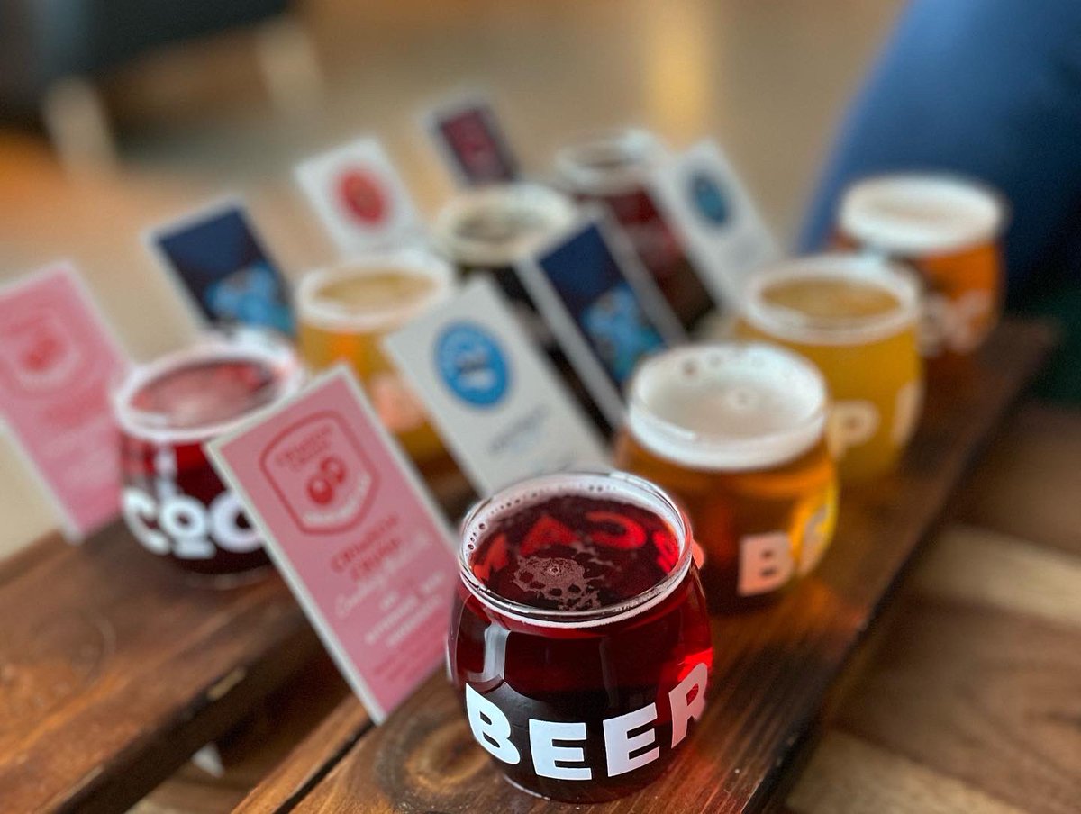 craftbrewjester's tweet photo. Starting to warm this day up with a stop #campbeerco , they got a new indoor sitting area that got us all warm and fuzzy . This is #brewstop #73 of 2021 #brewQuest2021
#QuestToBreak64
#CraftNotCrap #craftbeer
#beerpics #iLoveBeer #Beer #BeerLover #BeerMe #BeerPorn #Langley https://t.co/CJsSUc1L7Q