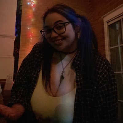 uhhhmily's tweet photo. #NewProfilePic https://t.co/opA4BiMoTg