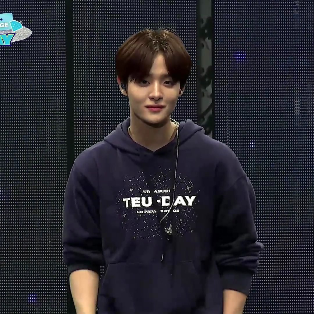 allrounderpjh's tweet photo. I'm still not over rehearsal Jihoon. https://t.co/Q9DxA8jncb