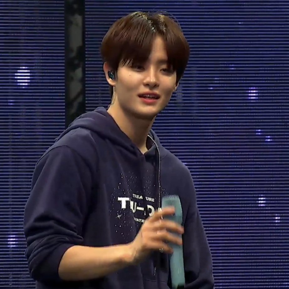 allrounderpjh's tweet photo. I'm still not over rehearsal Jihoon. https://t.co/Q9DxA8jncb