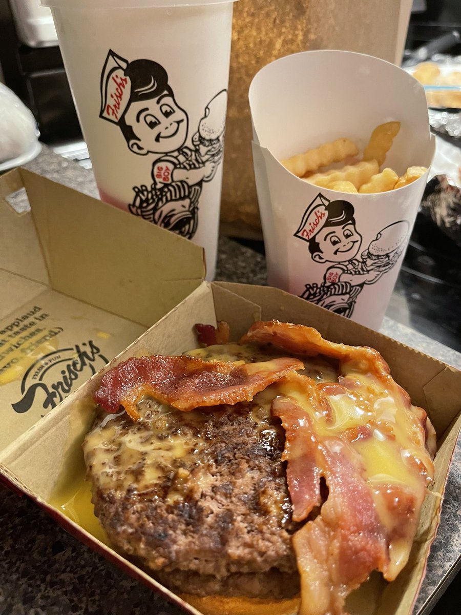 B_E_Webster's tweet photo. @FrischsBigBoy make it make sense. I don’t know what y’all did to Zion L but he was not feeling the Big Boy holiday spirit. Half an order of fries and no top bun. I can’t help but to laugh. https://t.co/HQdQpUB5dQ