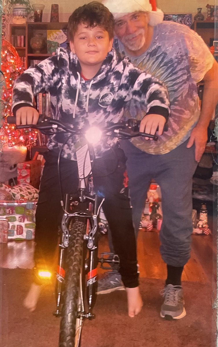 Knoxville_PD's tweet image. Public assistance needed to locate missing juveniles Danford Adam Semenyakov and Julia Rose Semenyakov, who are missing from the Copper Pointe apartments on S. Gallaher View Road. Last seen traveling south on Gallaher View.