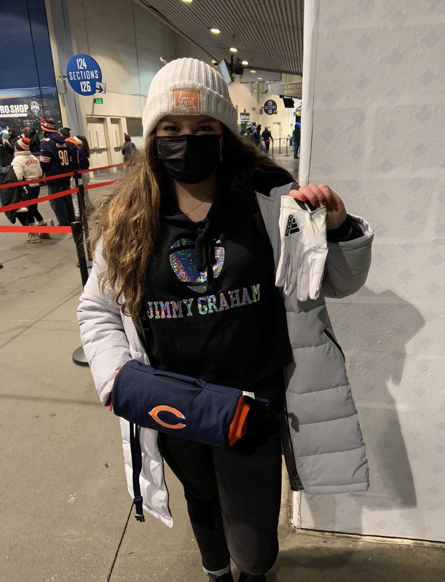 alexakasey's tweet photo. Nothing better than a @TheJimmyGraham game winning touchdown in Seattle; the best to ever do it! It was so nice to meet you 💙 #GoGrahamGo https://t.co/4IcElSQ4Vu