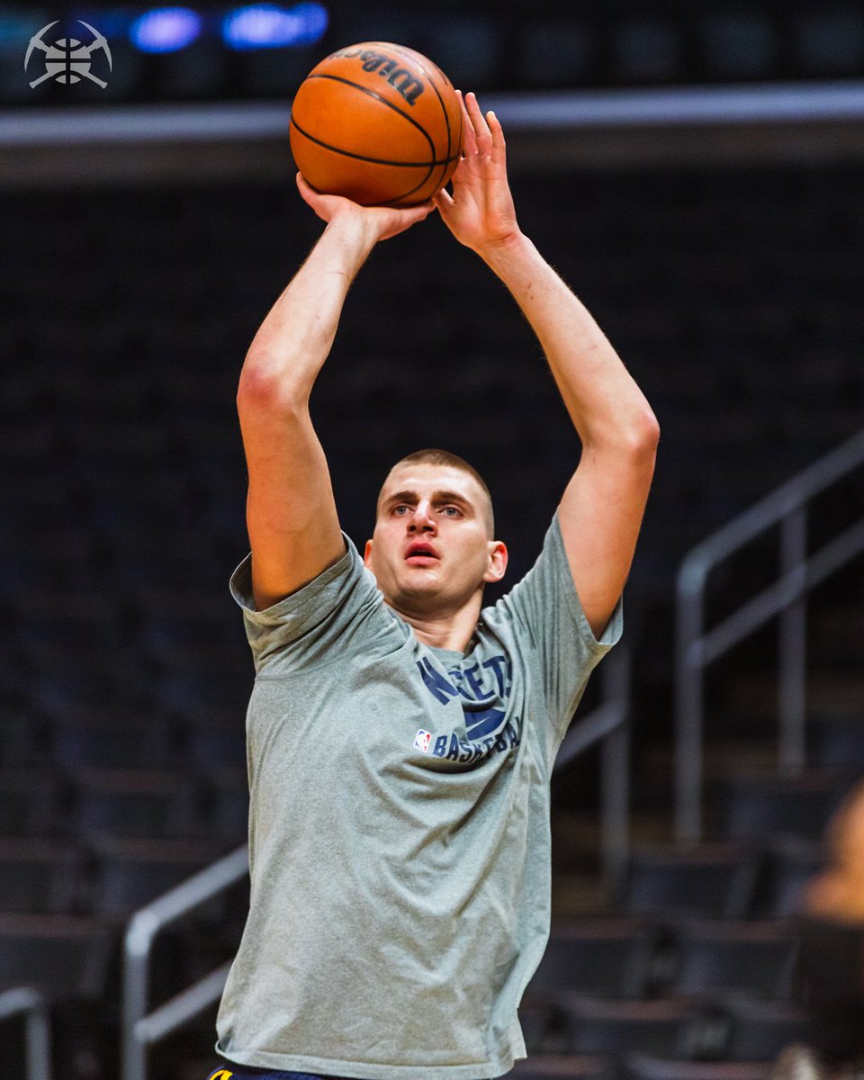 nuggets's tweet photo. Hey, while you're here...

Smash that RT button to vote #NikolaJokic for #NBAAllStar ⭐️ https://t.co/oPbLsyjg8r