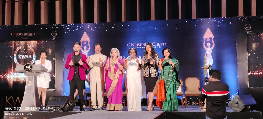 PadmashaliAkkai's tweet photo. @ #KWAA @SpoorthiVishwas a long journey towards women in a huge world. Appreciate team ! https://t.co/Sc6uM6NzSm