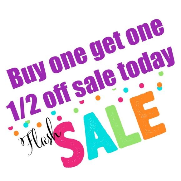 CashCob's tweet photo. Merry Christmas &amp; Happy Boxing Day!  It's BOGO Time! We have amazing deals!  ONE DAY BOGO at Cashmere, 5 DAY BOGO at Cashmere &amp; 40% OFF Christmas at C2.  A great week to head to Dover! - https://t.co/eFVm2ioulJ https://t.co/abdjEkn05U