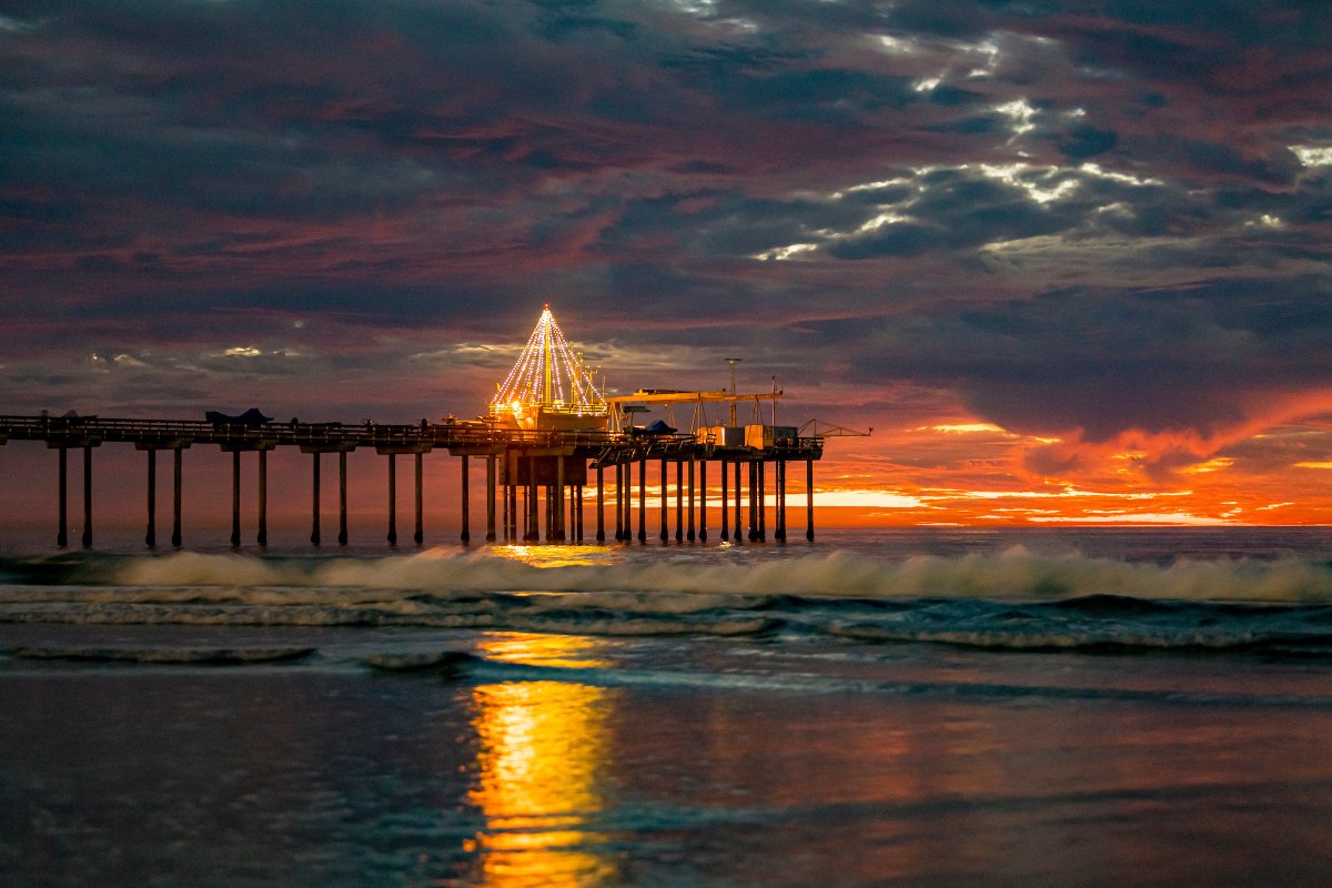 Scripps Institution of Oceanography (@scripps_ocean) on Twitter photo Scripps Pier at sunset this holiday season, photographed by <a href="/erikjep/">Erik Jepsen</a>. 🌊✨ Happy holidays, everyone! Scripps Pier at sunset this holiday season, photographed by <a href="/erikjep/">Erik Jepsen</a>. 🌊✨ Happy holidays, everyone!