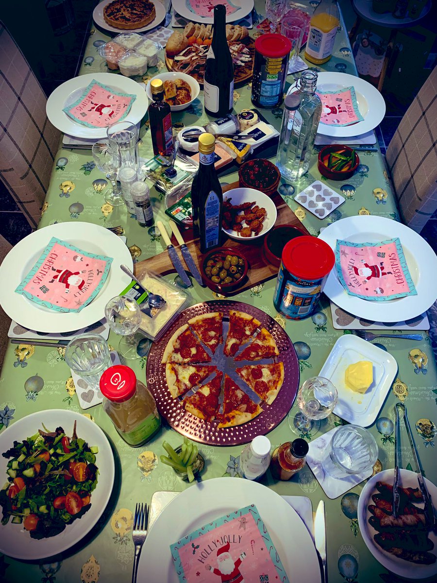 SimonGabbitas's tweet photo. #BoxingDay Food Part II - lots of left overs from yesterday, plus the cheeseboard made an appearanceโฆ ๐ง๐ซ (I also included the Twiglets @AdamSEL2015 ๐ชต๐คฃ) #BoxingDayFood #MerryChristmas #FamilyTime #Foodie ๐ฝ๐ https://t.co/UOdYqhcZol