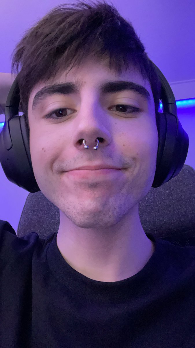 Hola
 Twitch.tv/beniju03