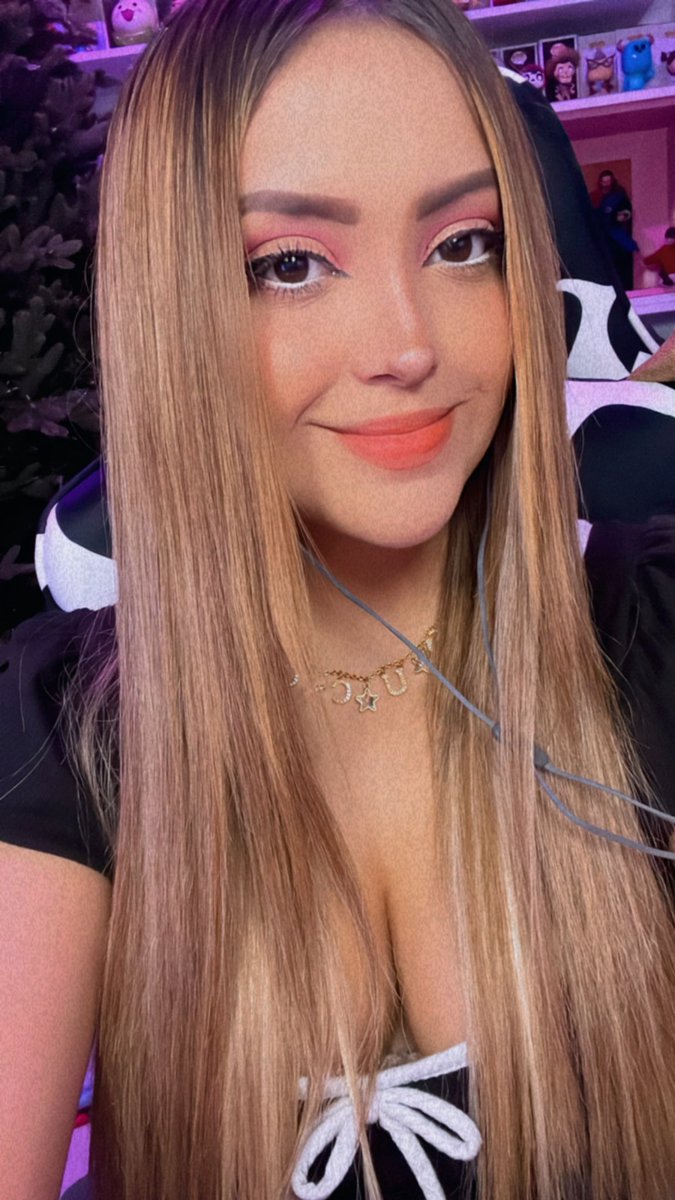 ARI 🍓✨ tweet media
