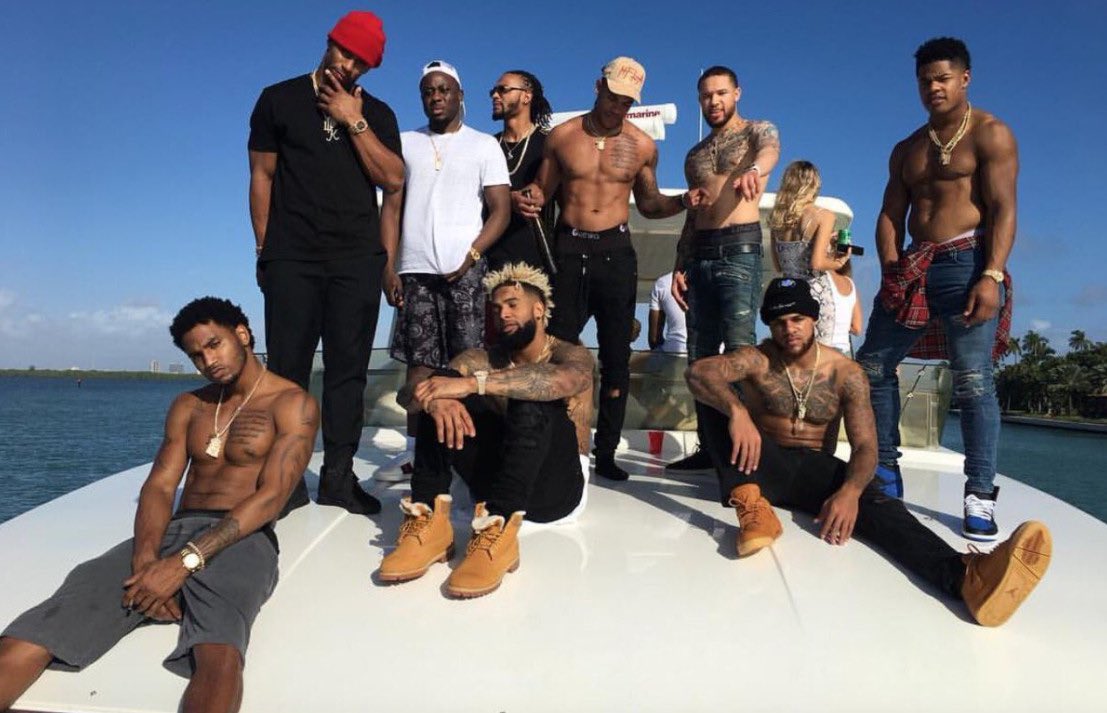 stoolgambling's tweet photo. The Giants are now a NFL worst 22-58 since this picture was taken https://t.co/mrtGnKq79t