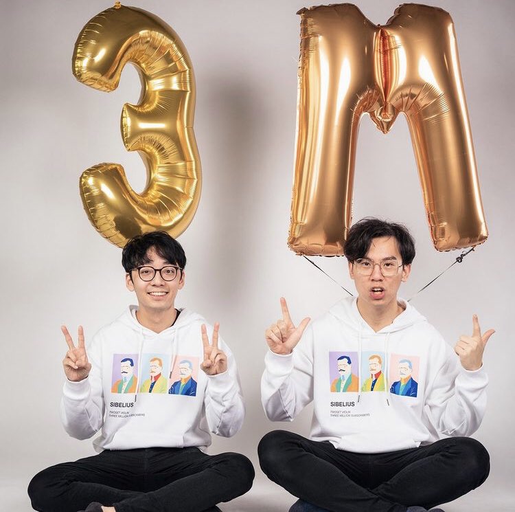 JustAry_97's tweet photo. @TwoSetViolin a year from #simpsibelius https://t.co/KivwLDYktd