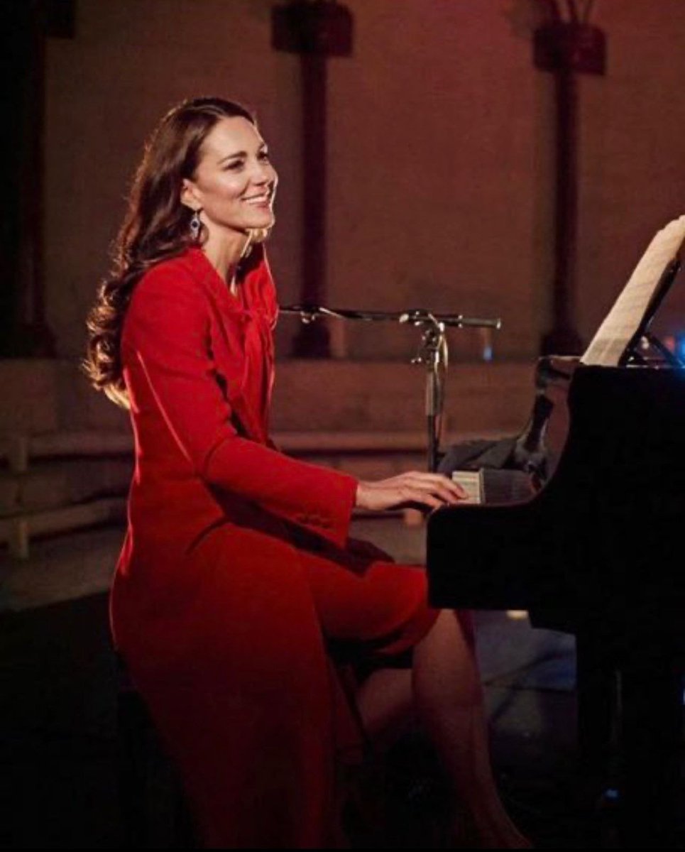 AuditionPianist's tweet photo. When the cast are talking shit through "Bella Señora", so you're just making a note of who's not getting asked back. https://t.co/3PTV5ziw5X