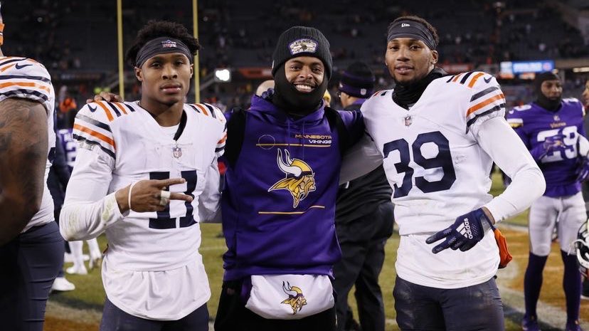 #NFLWave 🌊 

<a href="/Darnell_M1/">Darnell Mooney</a> | <a href="/_therealpnick/">Parry “Mr. Mayor” Nickerson</a> | <a href="/TzKeyes/">BoSavage</a>