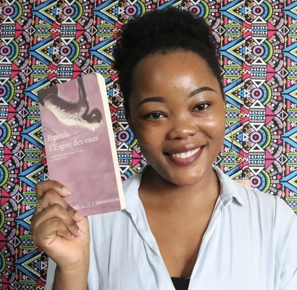 Bon anniversaire <a href="/sorayaodia/">📚YaO</a> , secrétaire générale Adjointe de Ecrivains Du Congo, bibliothécaire à l’institut français et chroniqueuse.