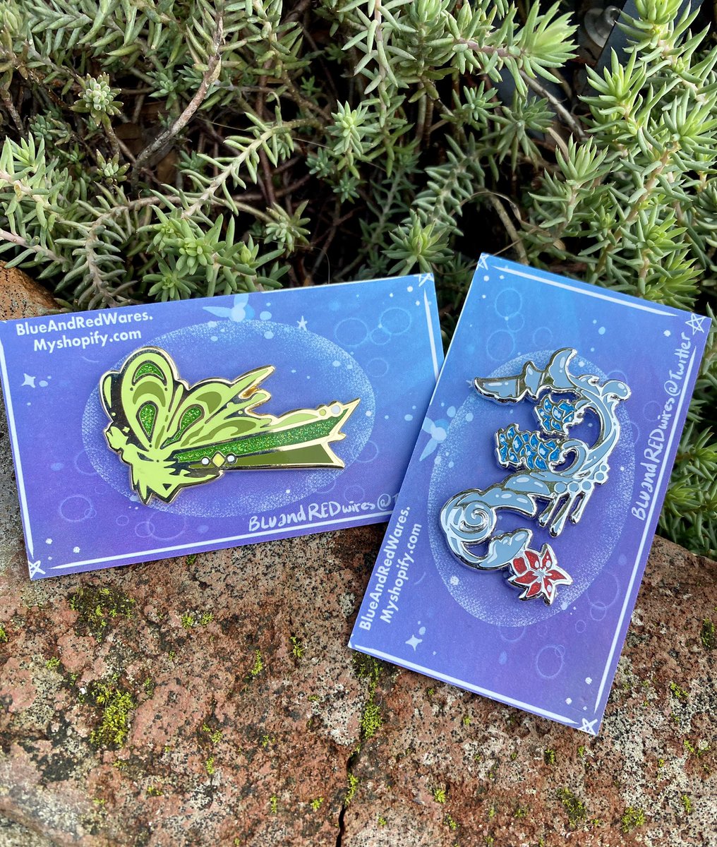 BLUandREDwires's tweet photo. Thank you for the amazing responses everyone 🥰… I don’t have enough for the demand but I’ll work hard to get more! 

I’ll be dropping a limited release on my store tomorrow at 9 PM EST! With a large online release early February! Today i walked around and taking pics. 1/2 https://t.co/O64qiRSAyi