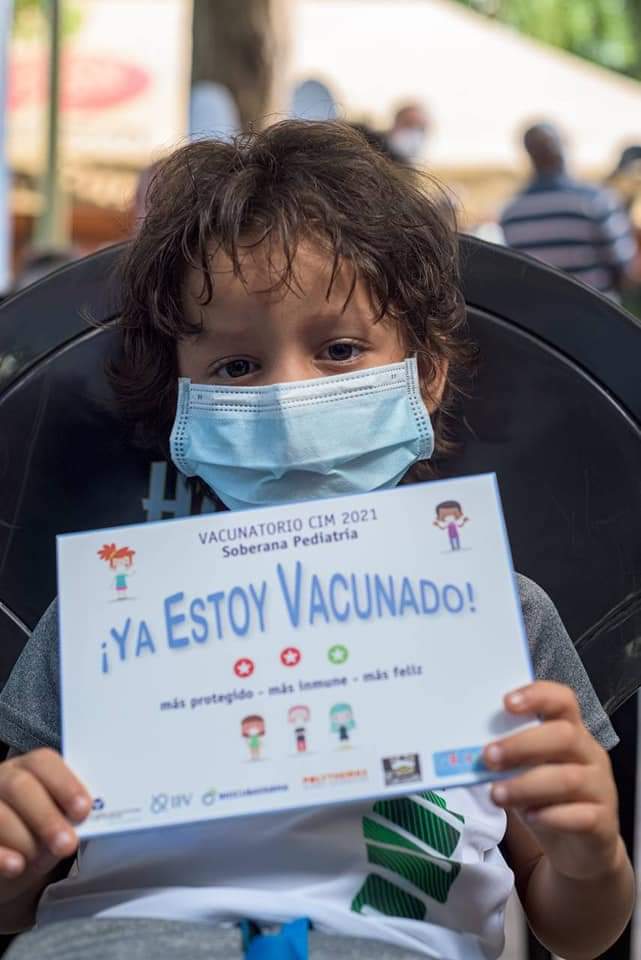 FinlayInstituto's tweet photo. #Cuba fue el primer país del mundo en iniciar una campaña masiva de vacunación en niños de 2 a 11 años con #Soberana02. El día 3 de septiembre el @cubacecmed autorizó su uso de emergencia, ya hoy más de 1.7 millones de pequeños y adolescentes han sido inmunizados. 
#CubaVive https://t.co/82VBfCW9A9