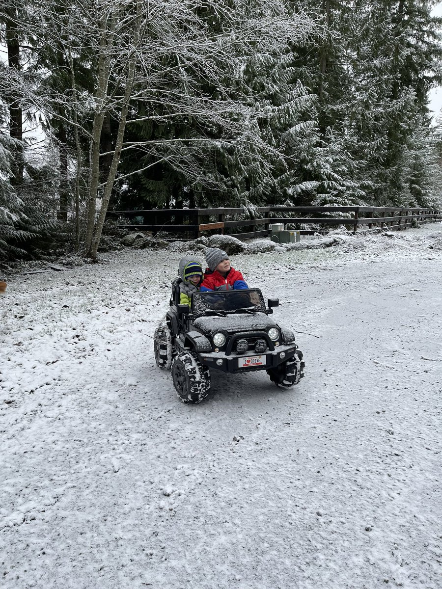 BahrKrestin's tweet photo. The best part of a Superintendent’s Winter Break is the realization we don’t have to call school for a snow day! 😎#LetItSnow @psd401 @wasa_oly @AASAHQ #LovingWinter and #SleepingAll Night ⭐️⭐️ https://t.co/ROAZQW6dDA
