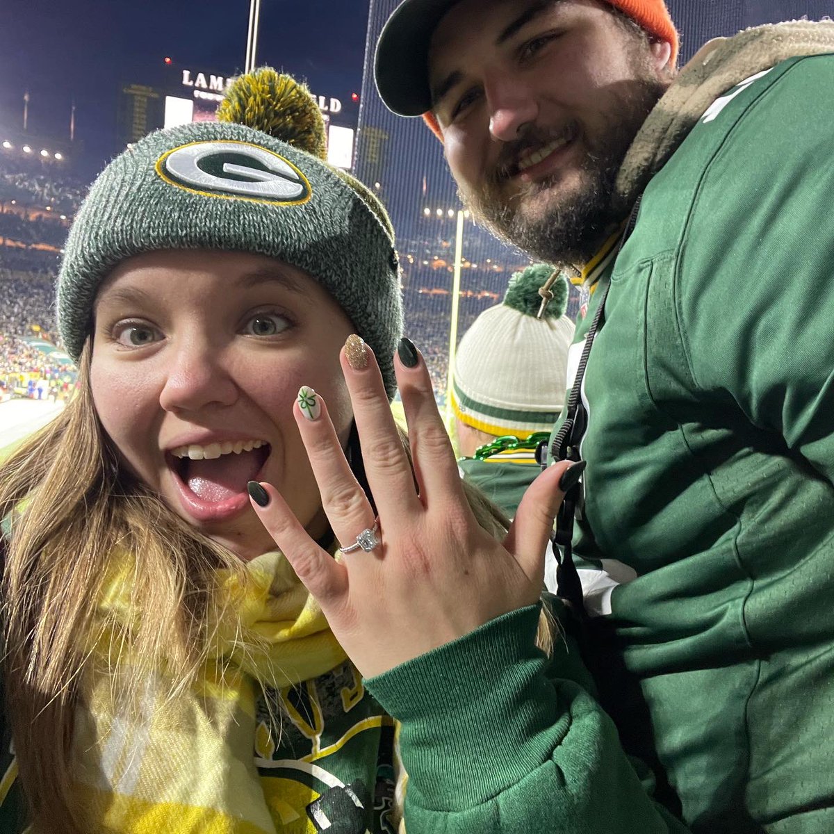 I’m a whole fiancé y’all! Best Christmas present ever ❤️ Can’t wait to be this man’s wifey 💍