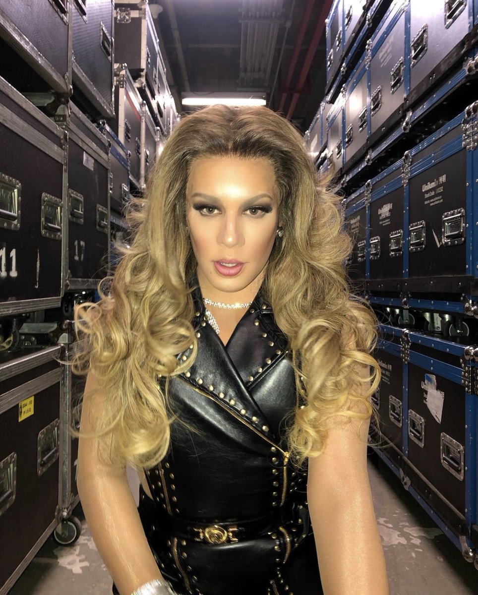 gloriagroove's tweet photo. que delícia homenagear a nossa diva latina @JLo na grande final do Show dos Famosos 🤩 eu tava me sentindo no próprio Superbowl! ahahahaha https://t.co/oTAjEMM5ms