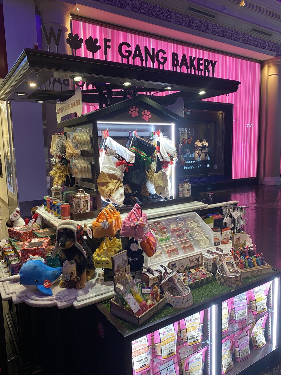 WoofGangLV's tweet photo. It’s been a busy few months for us! Welcome our new location @ The Forum Shops at Caesars Woof Gang Bakery 3 weeks strong! #lasvegas Bring it 2022🌟 #forumshop #caesarspalace #lasvegasdogs WOOF GANG BAKERY #localstrong https://t.co/CzgCFWTlRq