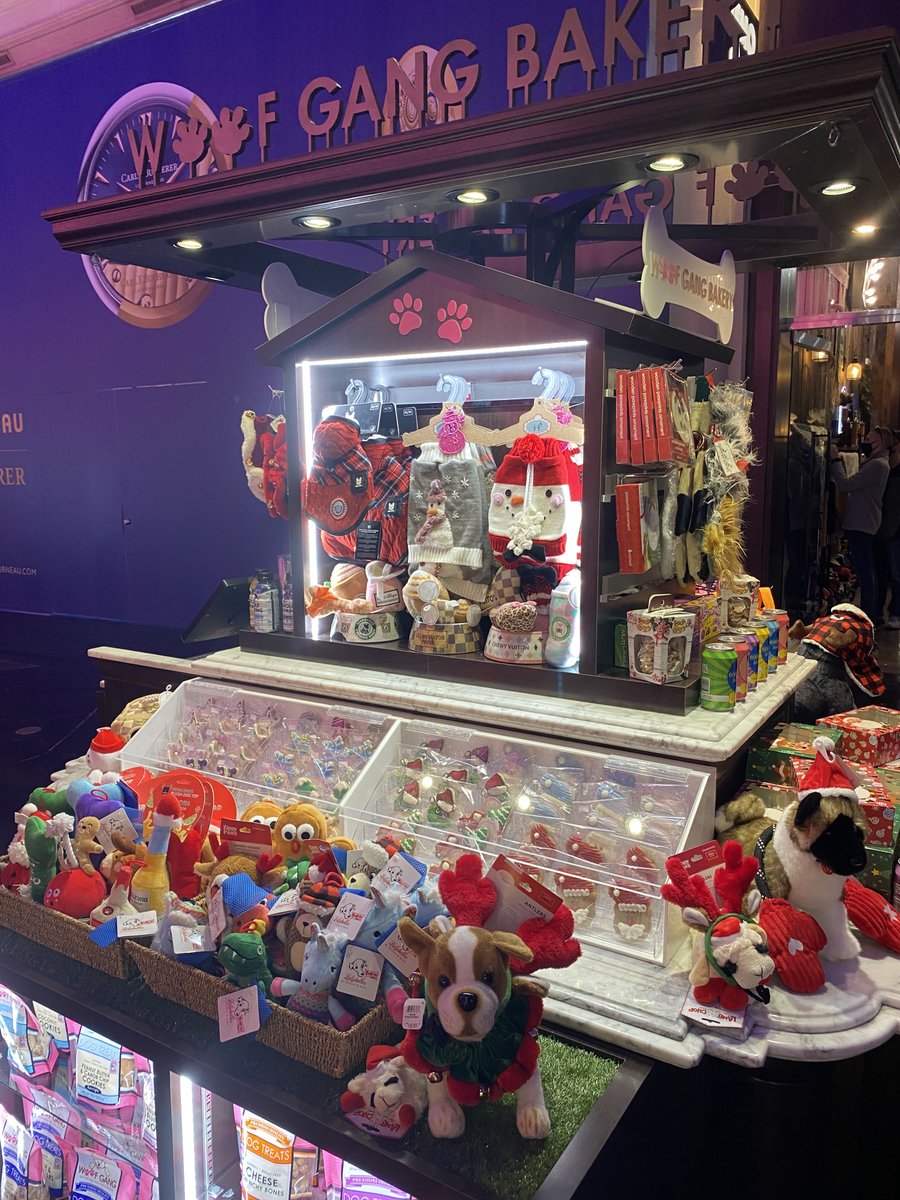 WoofGangLV's tweet photo. It’s been a busy few months for us! Welcome our new location @ The Forum Shops at Caesars Woof Gang Bakery 3 weeks strong! #lasvegas Bring it 2022🌟 #forumshop #caesarspalace #lasvegasdogs WOOF GANG BAKERY #localstrong https://t.co/CzgCFWTlRq