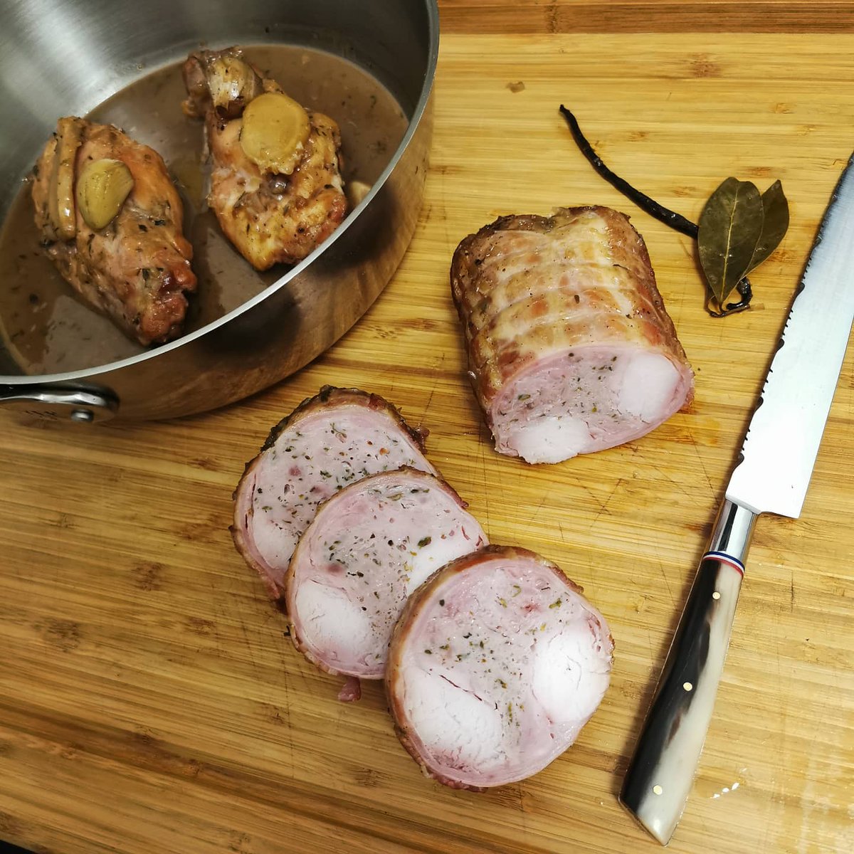romain_leboeuf's tweet photo. Pour le #plaisir des yeux et des #papilles 😉
Voici un beau #lapin #désossé, #farci et #cuisiné aux #épices 😍
#RomainLBF #Gourmandise #Partage #Passion #Transmission #Convivialité #SavoirFaire #MangerFrancais #ViandeDeFrance #MadeInFrance #MeilleurOuvrierDeFrance #France #Paris https://t.co/BxO61S816c
