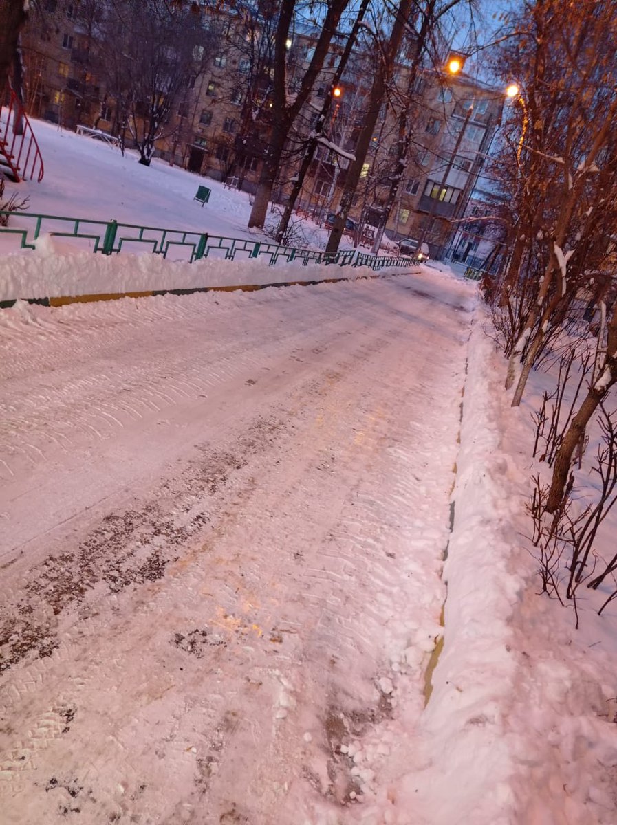 ukvek63's tweet photo. Уборка последствий снегопада. Механизированная уборка придомовых территорий и въездов во двор по адресам Волгина 132а, 136, 140, 142, Революционная 138
@admgel https://t.co/QwwBg98z69