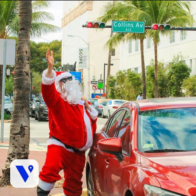 vlue_app's tweet photo. #Santa dejó su trineo ¡y se ha unido a la familia de #Vlue!
Descarga ahora nuestra App y maneja por más, sin aumentos de #precios ni #tarifas escondidas. 

https://t.co/Mkzdx4T0kP

#Miami #onlyindade #driver #ride #vluedriver #rideforless #driveformore #Christmas https://t.co/RLj1RRxCSM