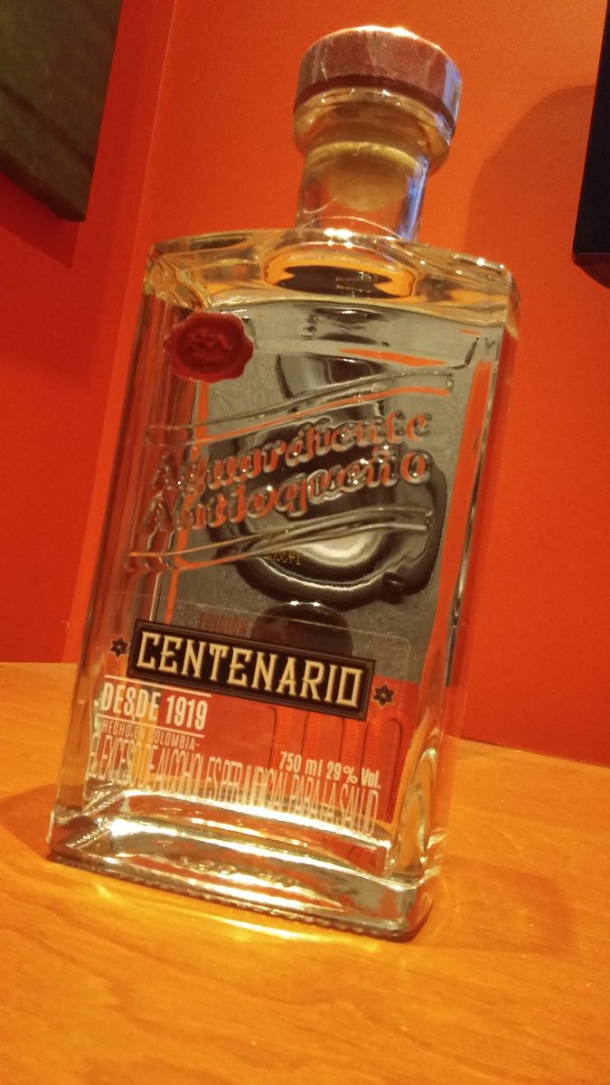 Peso_Pesado's tweet photo. When the bottle's too nice to open. #ColombianProblems https://t.co/aX6cjVPgdX