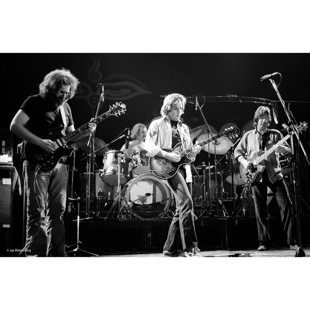 BobWeir's tweet photo. On this day in 1979, kicking off what would become Brent Mydland's first New Year's run with 5 nights at the Oakland Auditorium. What a time this was in @GratefulDead history...Drop a comment if you ventured to a show on this run! 📸: @JayBlakesberg https://t.co/z3qXbKAQ0T
