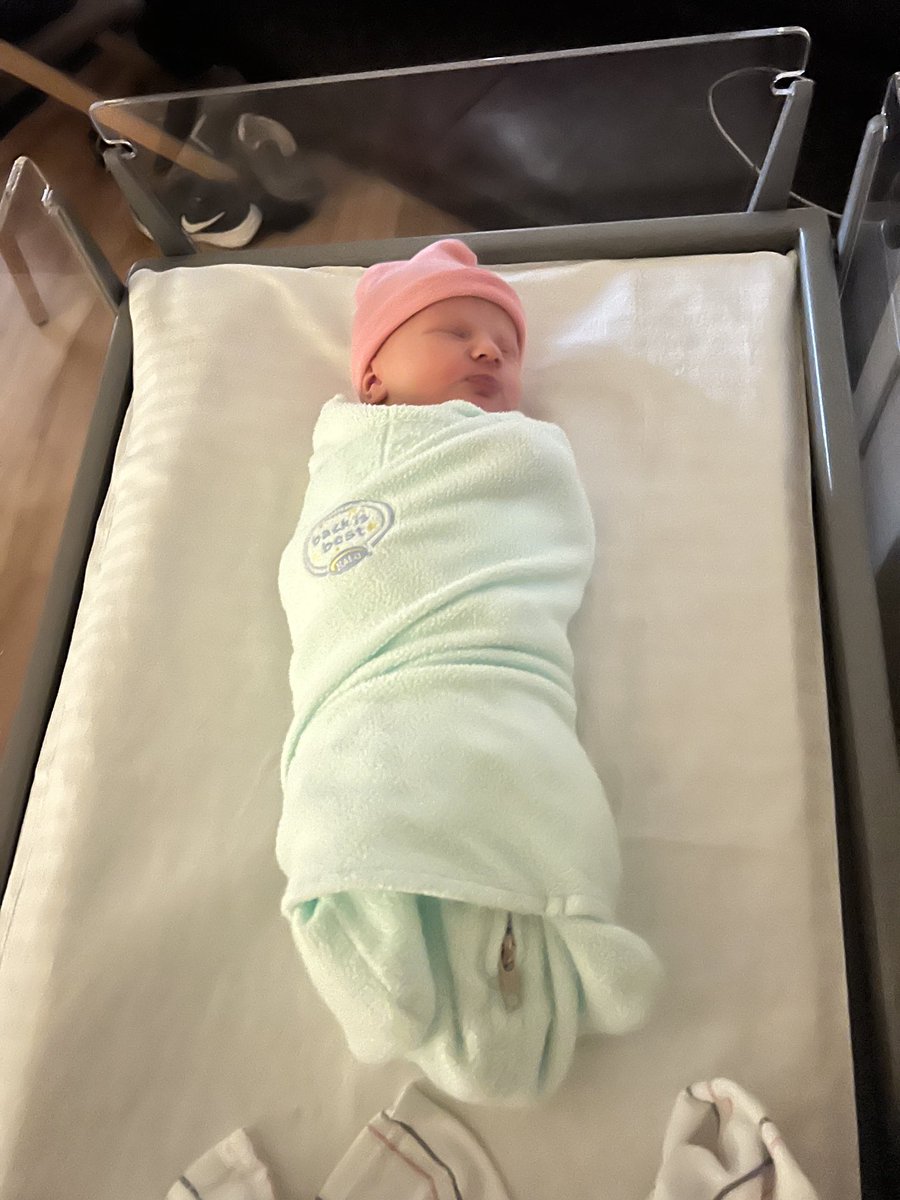 dabusmaplegrove's tweet image. Evra Rose Bettes came early this morning! Exact same size as our other little guy. Mom/baby are doing great and healthy. Merry Christmas!